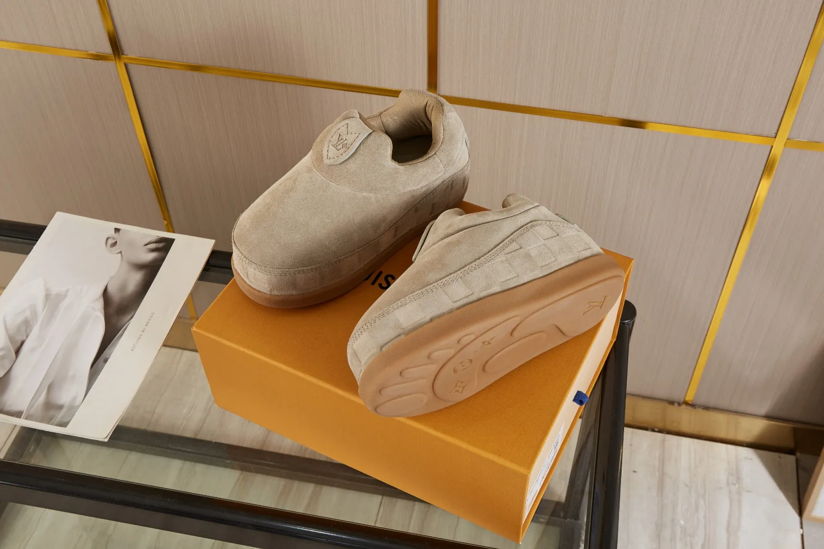 💰💰💰 660 hot style 🆕🆕🆕𝙇𝙑🔥New models are on the shelves🔥 Louis Vuitton 25ss, LV co-branded nigo YETI Fat Ding is ugly and cute, many Internet celebrities have put it on the show, a classic and versatile item. Fabric: imported high mercerized cowhide suede. Lining: High-grade elastic mesh, original molded outsole. Size: women's clothing, 35-41 (customized for women's 40 and 41), men's clothing 39-46 (customized for 45-46)